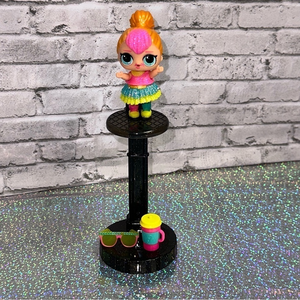 L.O.L. Surprise! LOL Surprise NEON QT Doll Bottle Sunglasses Necklace